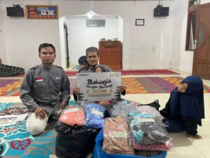 BMH Sumut Salurkan Hijab untuk Muslimah di Pedalaman Samosir