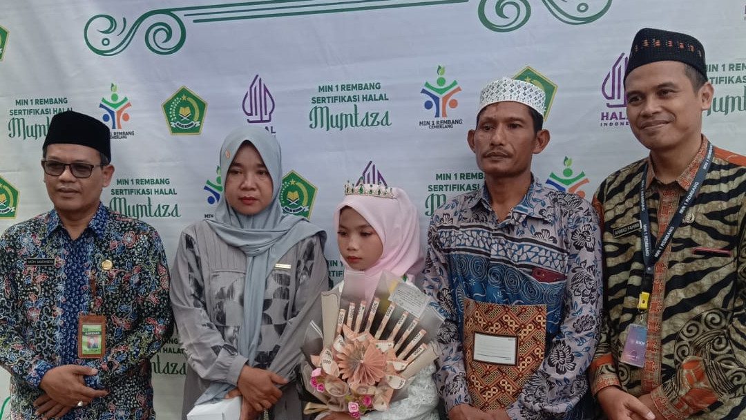 Mengenal Shofia Khumairo, Gadis 12 Tahun dari MIN 1 Rembang yang Hafal Alqur’an 30 Juz
