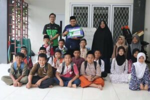 Keterbatasan Tak Surutkan Tekad Ustaz Hari untuk Berbagi Ilmu
