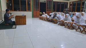 Mas Imam Nawawi Ajak Santri Pesantren Al-Burhan Semarang untuk Gemar Membaca