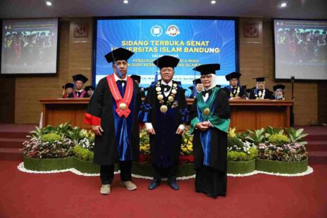 Unisba Resmikan Dua Guru Besar Baru