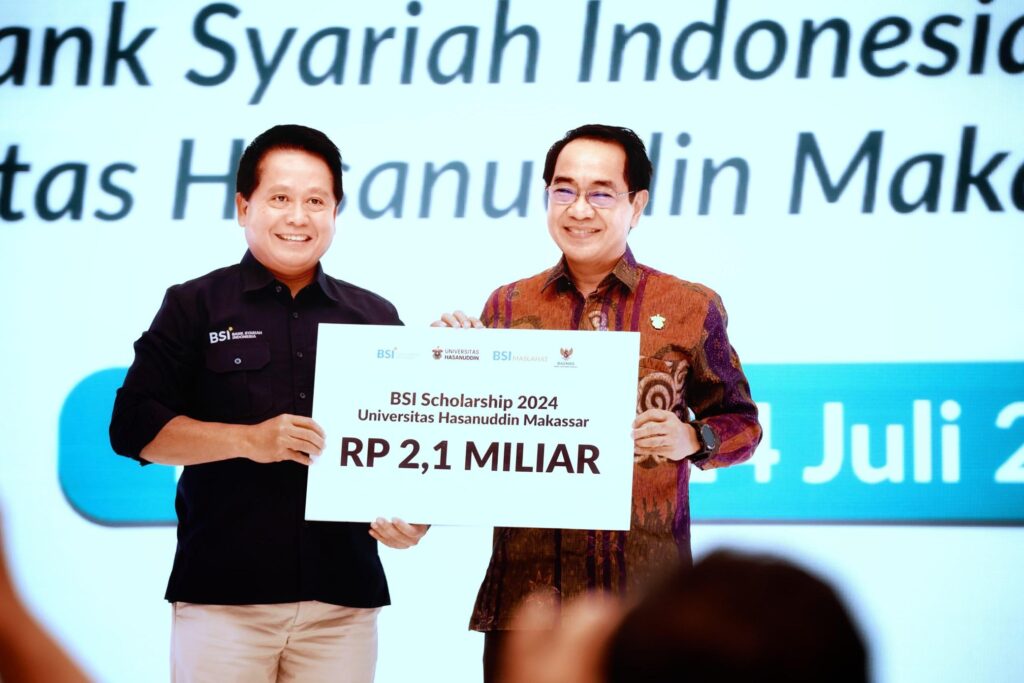BSI Adakan Program CEO Mengajar di Makassar & Salurkan Beasiswa Rp5,5 Miliar