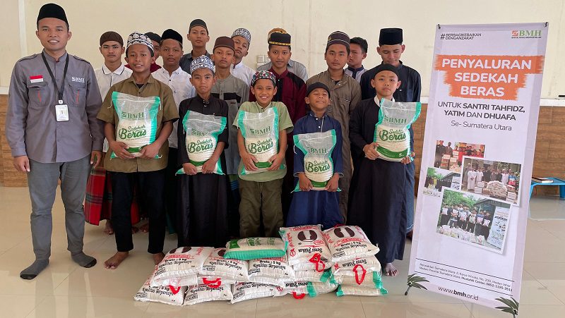 BMH Menyalurkan Beras: Dukung Kebutuhan Gizi Santri Tahfidz di Sumatera Utara