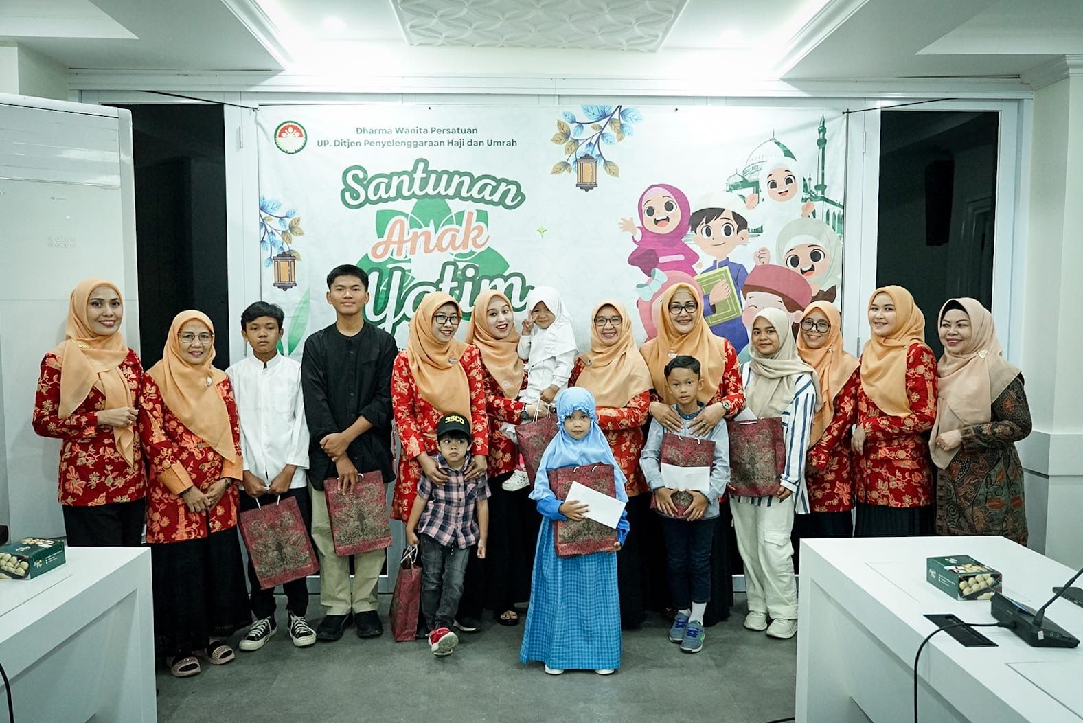 Peringati 10 Muharram 1446 H, DWP Ditjen PHU Santuni Anak Yatim