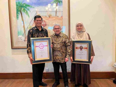 Rumah Zakat Sabet Dua Penghargaan di Indonesia Original Brand 2024