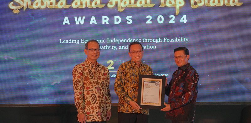 Bio Farma Raih Penghargaan Industri Farmasi Halal Terbaik di Indonesia 2024