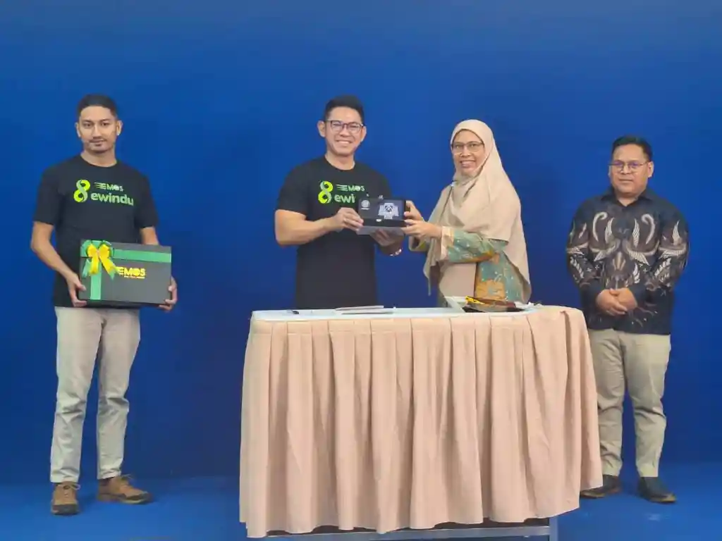 LPPOM dan EMOS Inisiasi Sertifikasi Halal untuk 40.000 Apotek