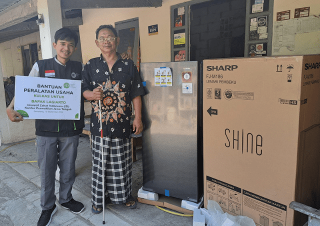 IZI Jateng Bantu Lagiarto dengan Lemari Pembeku Baru untuk Menambah Penghasilan