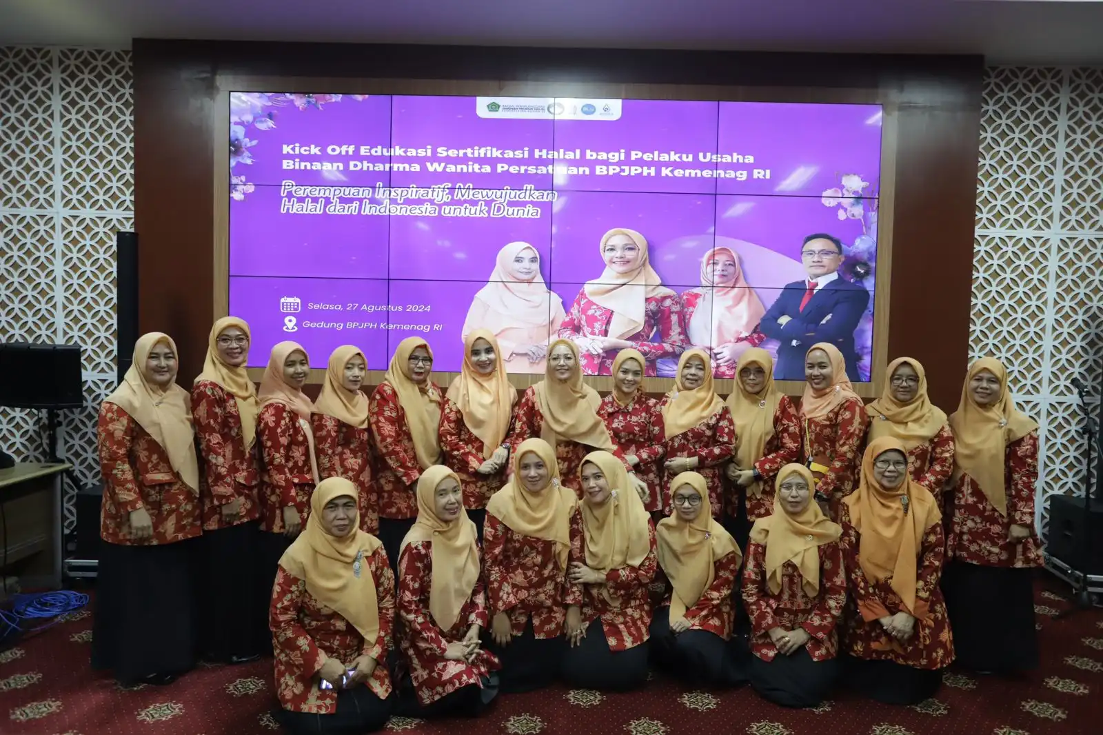 Ajak Jajaran DWP Kemenag Jadi Pelopor Gaya Hidup Halal