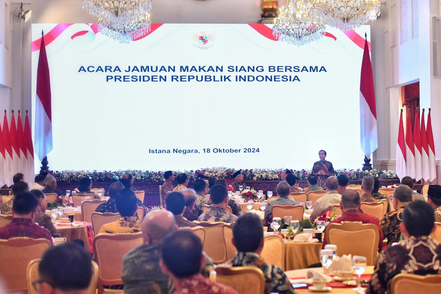 Presiden Jokowi Gelar Perpisahan Hangat Bersama Kabinet Indonesia Maju di Istana Negara