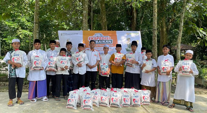 Dukungan Nyata untuk Santri: Ekspedisi Kebaikan BMH Menyambut Hari Santri Nasional