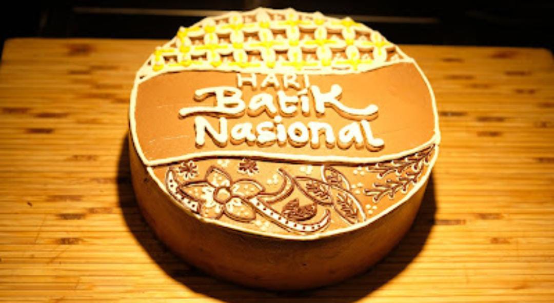 Hari Batik Nasional: Belajar Tentang Kopi Hingga Ngebatik di Atas Kopi