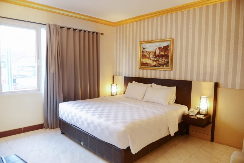 Dinner Spesial Sambut Tahun Ular Kayu Penuh Keberuntungan Bersama Keluarga di Hotel 88 Jember