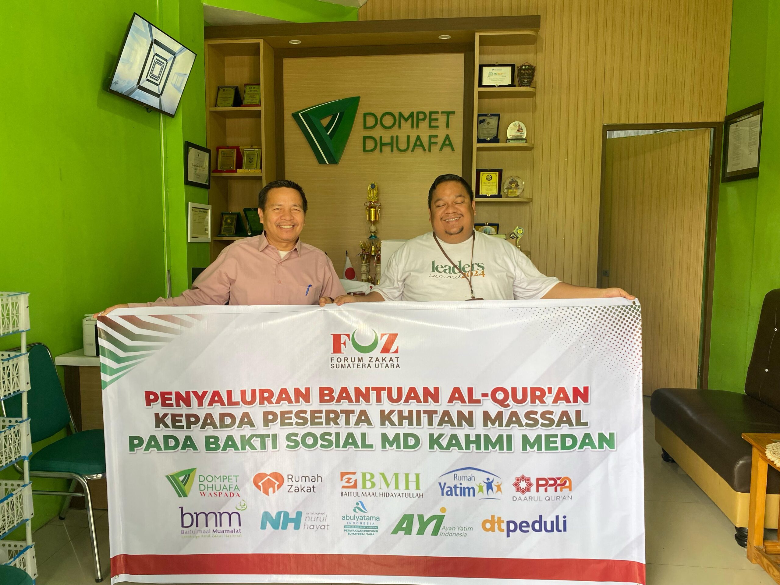 Sinergi Lembaga Zakat, 100 Al-Qur'an Disalurkan untuk Peserta Khitan Massal MD KAHMI Medan