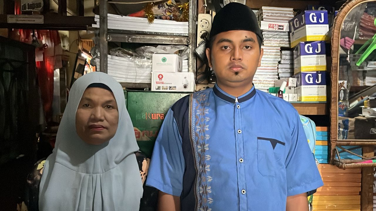 Kisah Haru Pahrul: Menggantikan Ayah untuk Menunaikan Haji Bersama Ibu