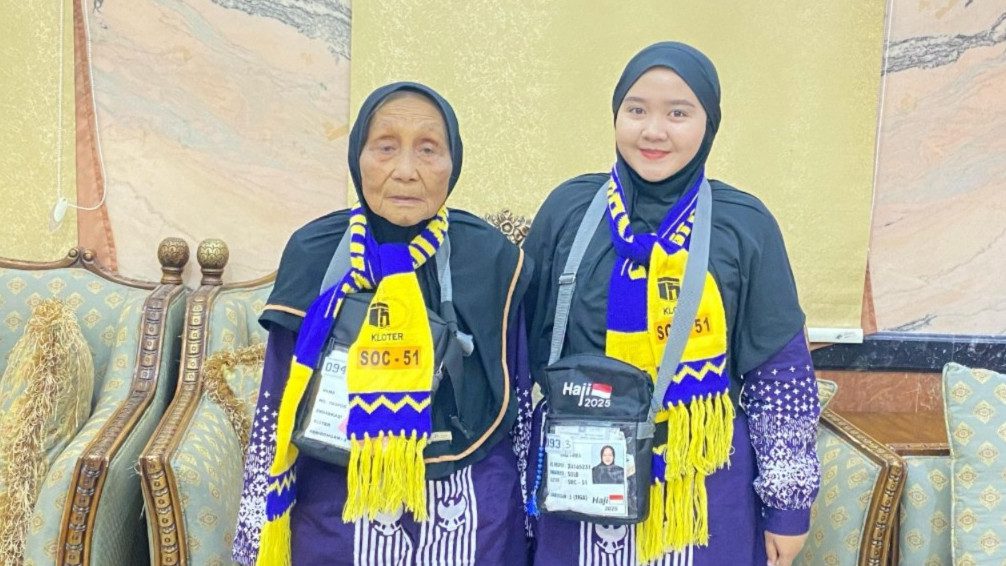 Kisah Remaja Yunita, Berhaji Sendiri Sambil Rawat Lansia Titipan Tetangga