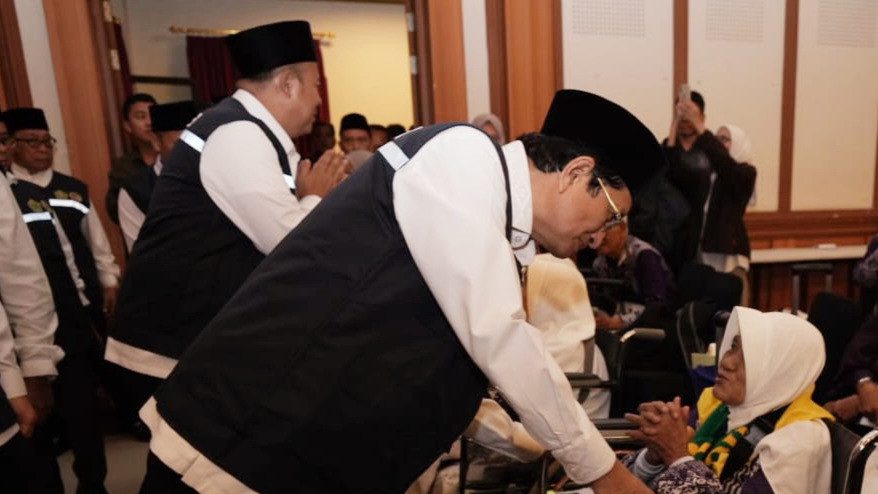 Menag Lepas Jemaah Haji Kloter Perdana