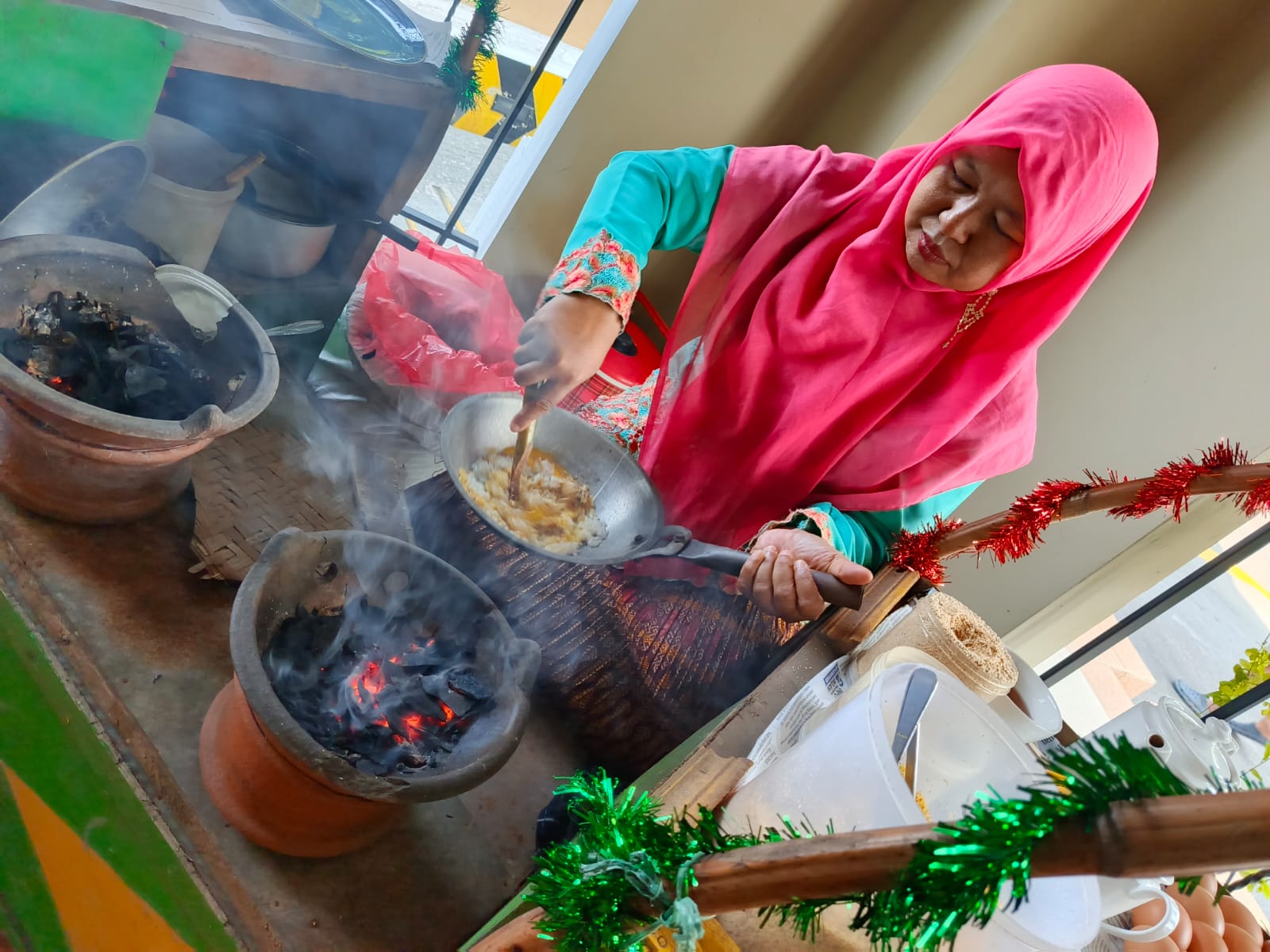 program pelestarian budaya serta tradisi, khususnya makanan tradisional khas Betawi
