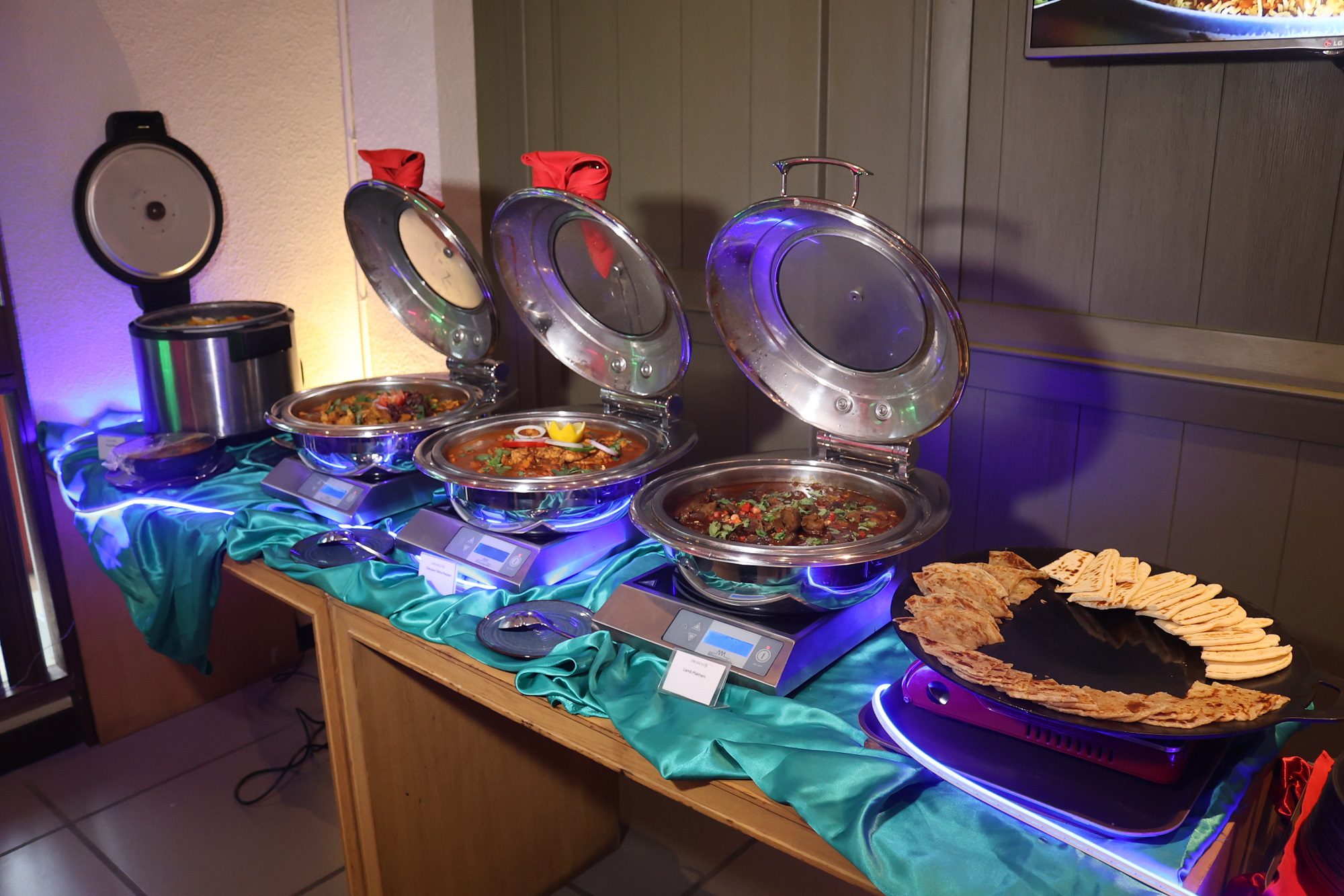 kuliner istimewa dari Chef Yoel. Menu all-you-can-eat buffet otentik India yang disajikan sangat memanjakan lidah