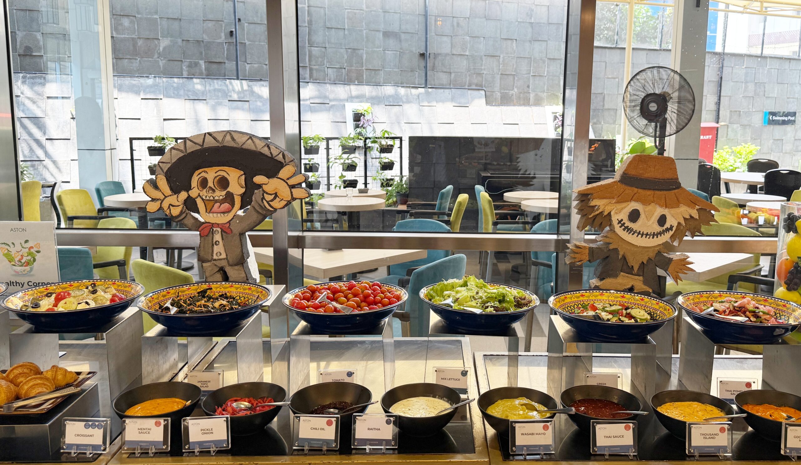 "Coco Halloween Celebration: Aston Priority Simatupang Ubah Nuansa Seram Jadi Pesta Keluarga Penuh Warna!