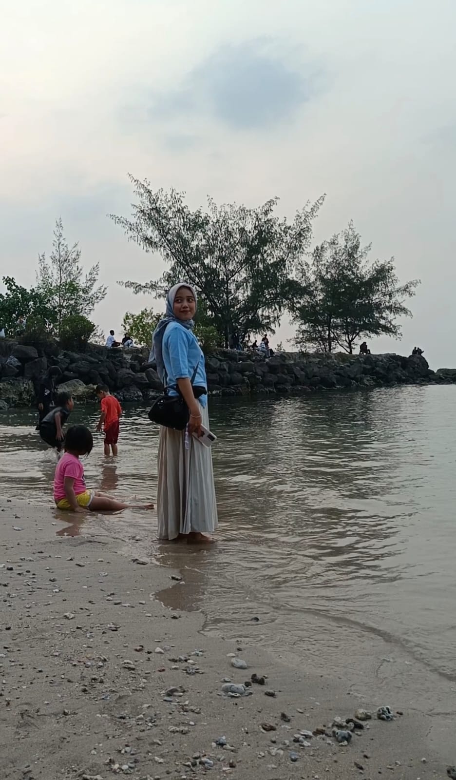 Menemukan kedamaian di balik Gerbang Tua, Pesona Magis Pantai Green Garden Lama