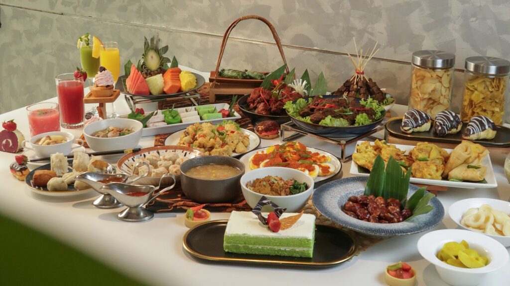 Lentera Nusantara: Cahaya Hangat dan Kuliner Otentik Ramadan di Swiss-Belinn Simatupang