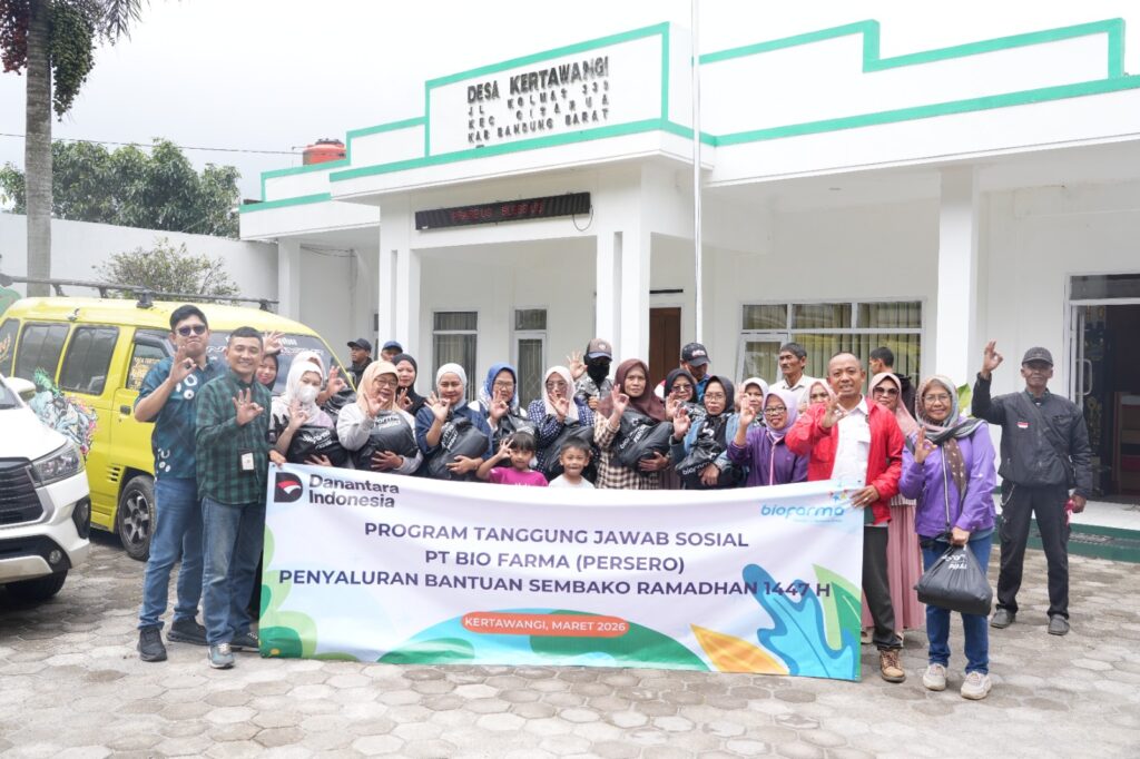 Hadir Bersama Masyarakat di Momentum Kebersamaan, Bio Farma Salurkan 1.650 Paket Sembako Ramadan