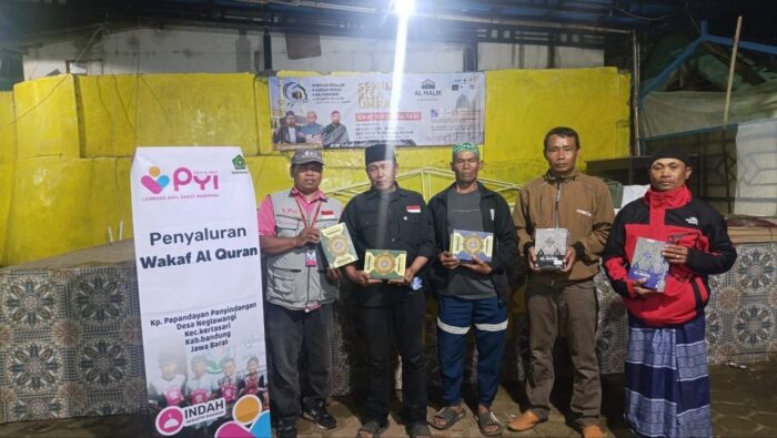 PYI Salurkan Bantuan Sembako, Pakaian, dan Wakaf Qur’an untuk Warga Kertasari Bandung